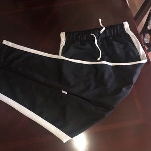 black fashion nova joggers with side stripe MEDIUM
